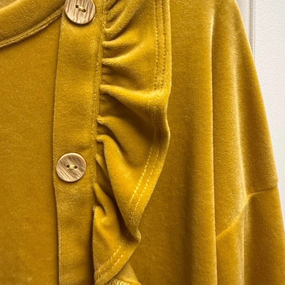 Women’s Anna Craig Velvet Sweater Ruffle Detail And Button Accents Size Small - Picture 4 of 7